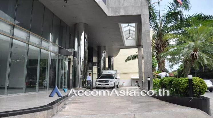 5  Office Space For Rent in Sukhumvit ,Bangkok BTS Ekkamai at 42 Tower AA10427
